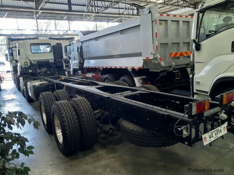 Isuzu giga cyh 8x4 12wheel cab & chassis rigid truck new for sale sinotruk howo shacman dongfeng faw in Philippines
