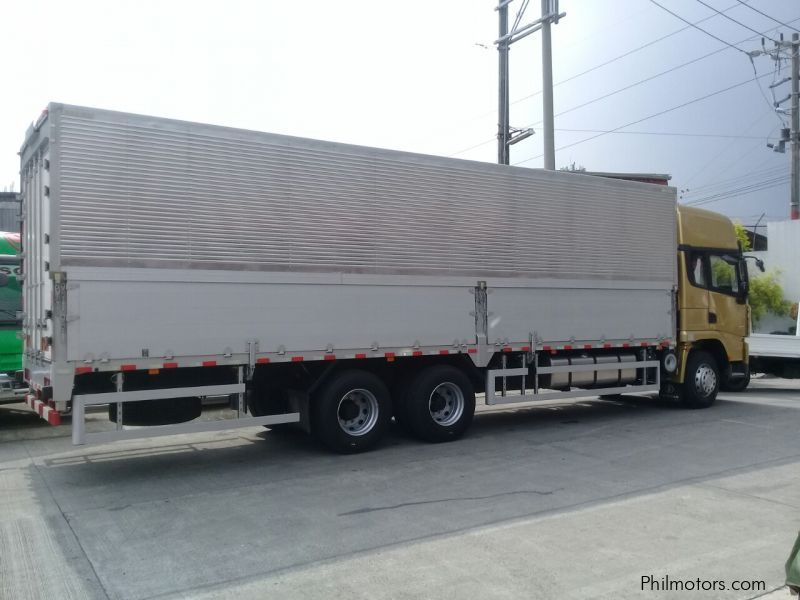 Shacman  X3000 6x2 Wing Van 32 footer 10 wheeler in Philippines