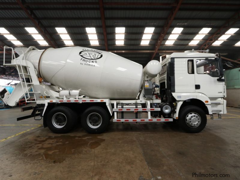 Shacman H3000 6x4 Cement Mixer Truck 10 wheeler SX5256GJBHT384C in Philippines