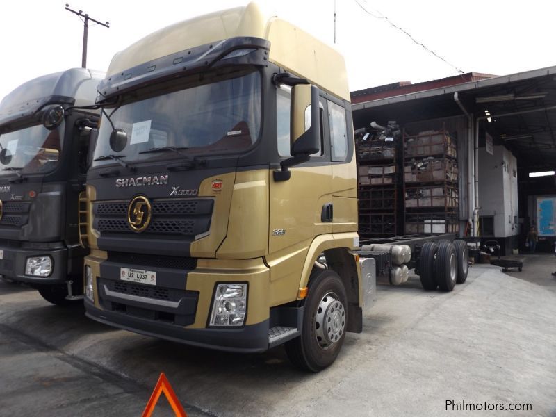 Shacman X3000 6x2 cab and chassis rigid type truck 10 wheeler SX1256XXY4T583C in Philippines
