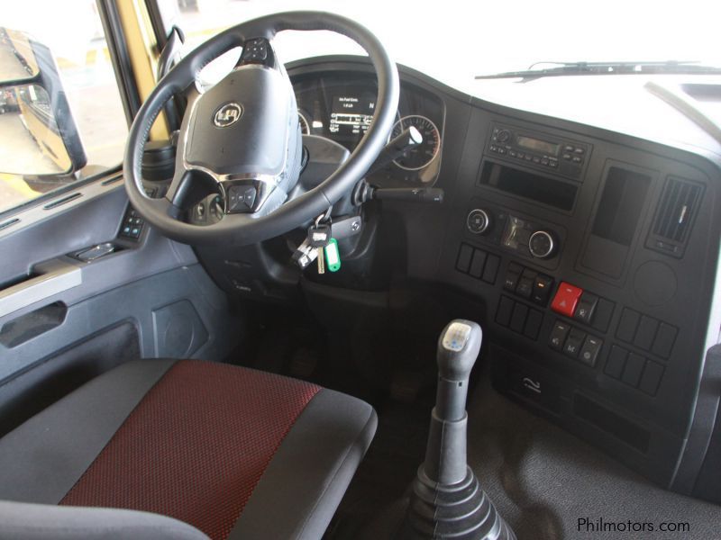 Shacman X3000 6x4 Tractor Head Prime Mover SX42564W324C in Philippines