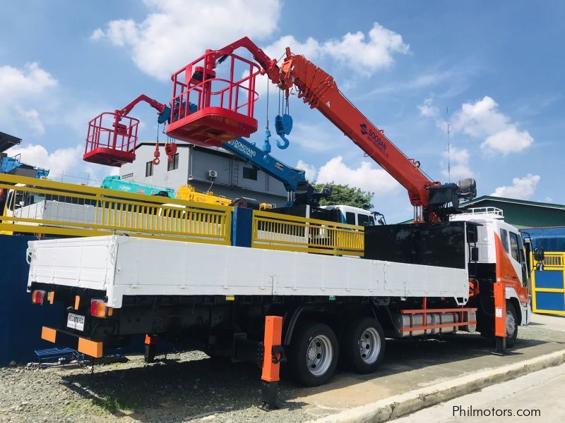 Daewoo BOOM TRUCK WITH MAN LIFT/ CARGO CRANE TRUCK in Philippines