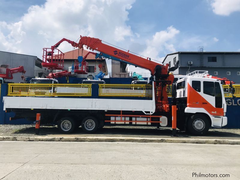 Daewoo BOOM TRUCK WITH MAN LIFT/ CARGO CRANE TRUCK in Philippines