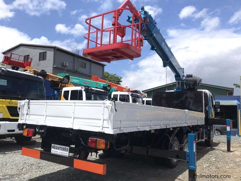 Daewoo BOOM TRUCK WITH MAN LIFT/ CARGO CRANE TRUCK in Philippines