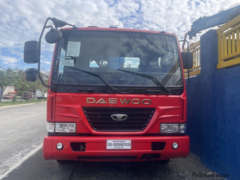 Daewoo BOOM TRUCK/ CARGO CRANE TRUCK in Philippines