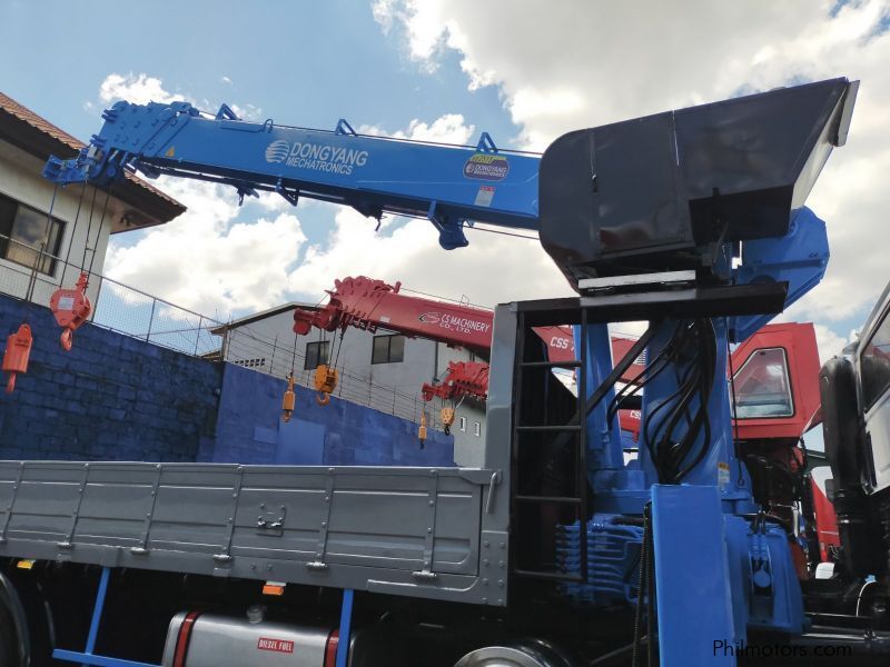 Daewoo BOOM TRUCK/ CARGO CRANE TRUCK in Philippines