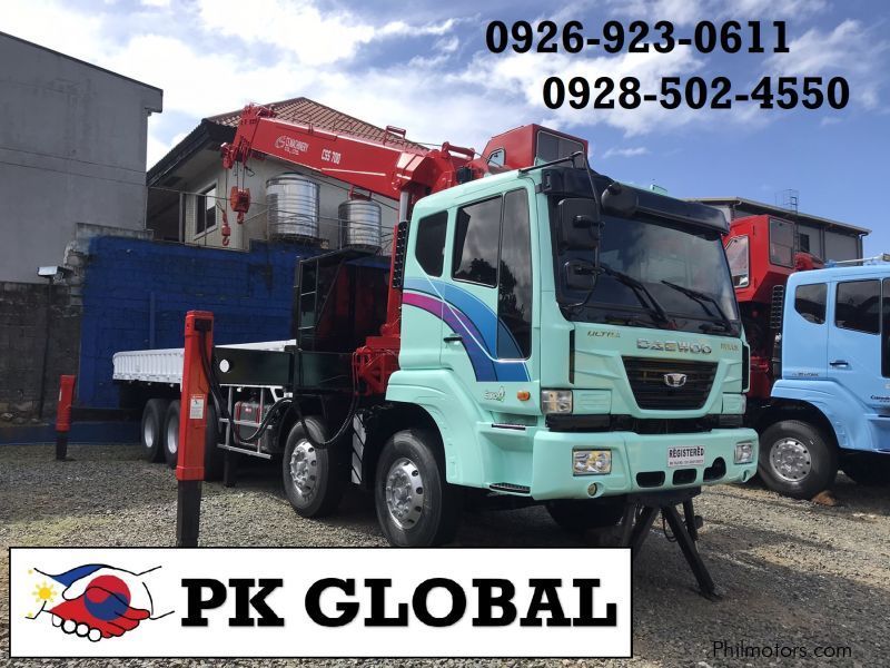 Daewoo BOOM TRUCK/ CARGO CRANE TRUCK in Philippines