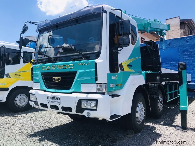 Daewoo BOOM TRUCK/ CARGO CRANE TRUCK in Philippines