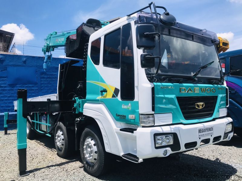 Daewoo BOOM TRUCK/ CARGO CRANE TRUCK in Philippines