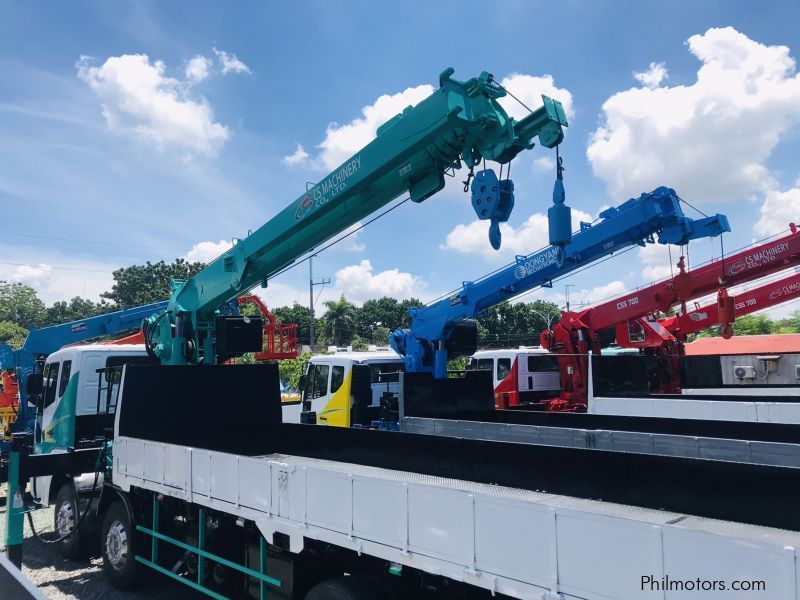 Daewoo BOOM TRUCK/ CARGO CRANE TRUCK in Philippines