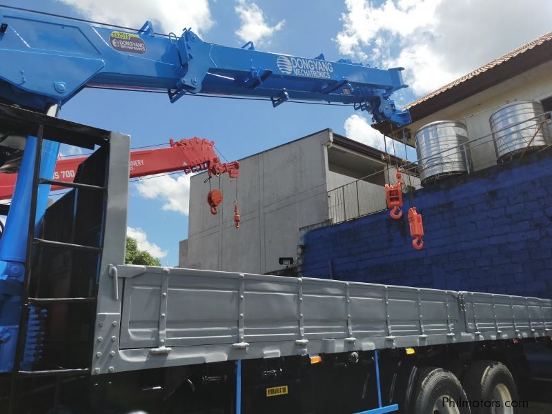 Daewoo BOOM TRUCK/ CARGO CRANE TRUCK in Philippines