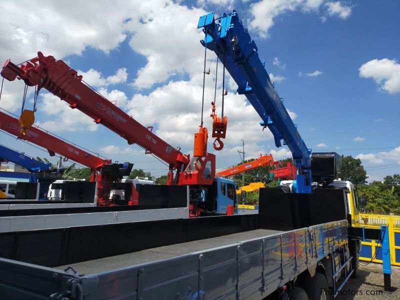 Daewoo BOOM TRUCK/ CARGO CRANE TRUCK in Philippines