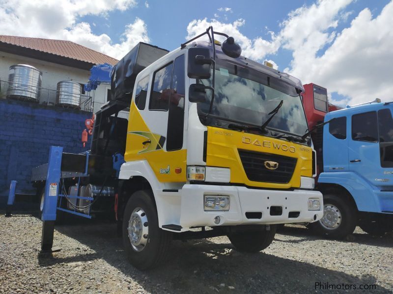 Daewoo BOOM TRUCK/ CARGO CRANE TRUCK in Philippines