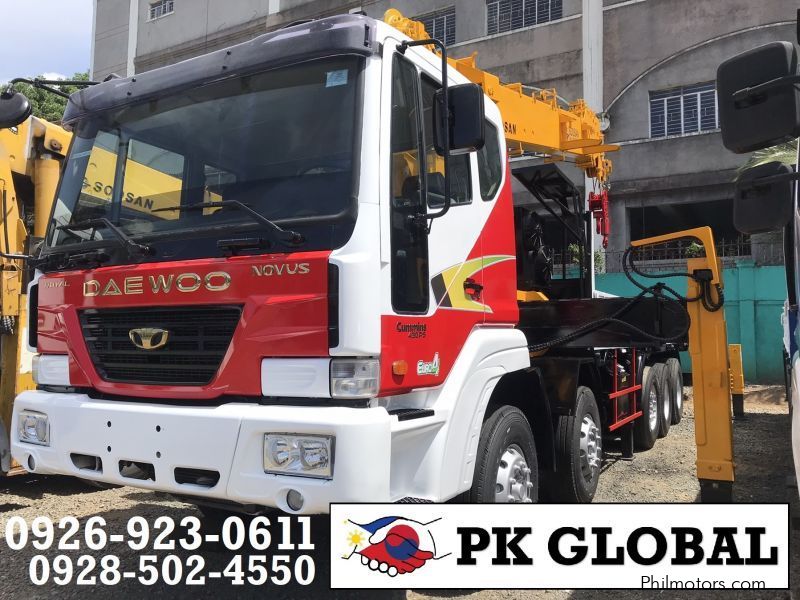 Daewoo BOOM TRUCK/ CARGO CRANE TRUCK in Philippines