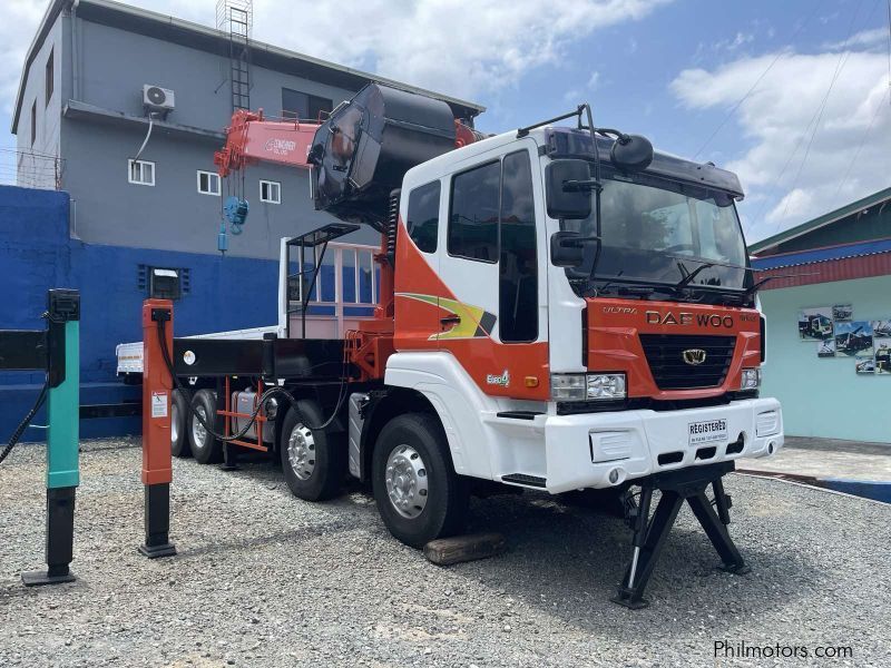 Daewoo BOOM TRUCK/ CARGO CRANE TRUCK in Philippines