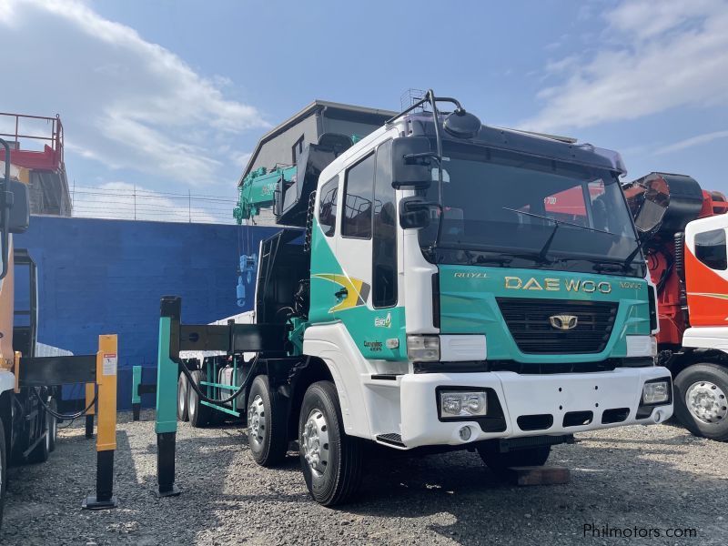 Daewoo Boom truck 12 tons in Philippines