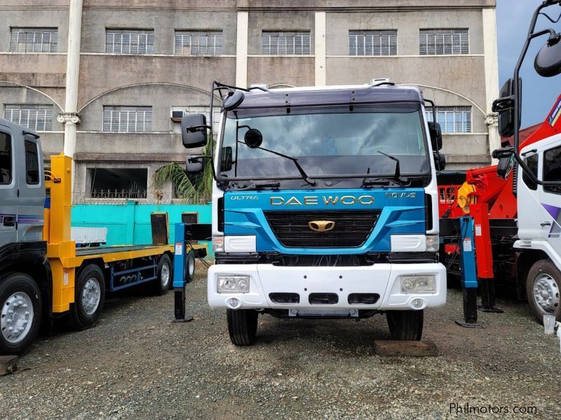 Daewoo Boom truck in Philippines