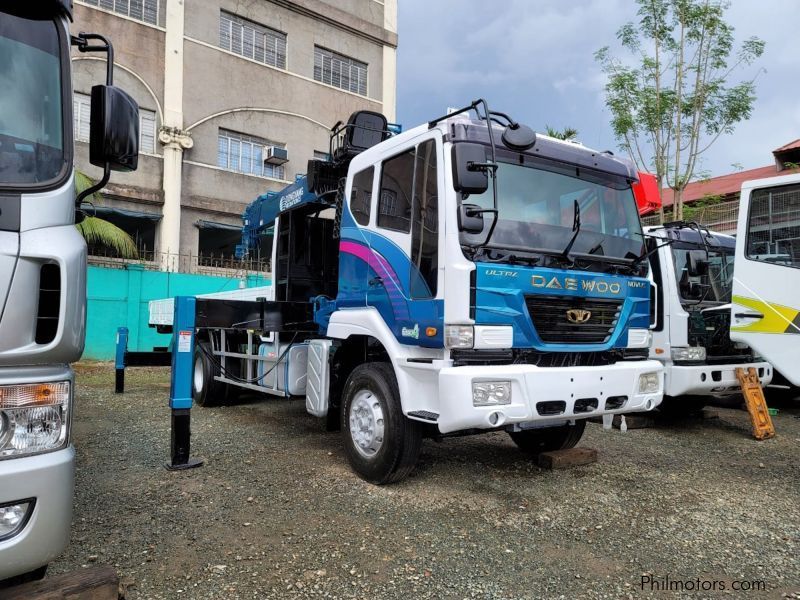 Daewoo Boom truck in Philippines