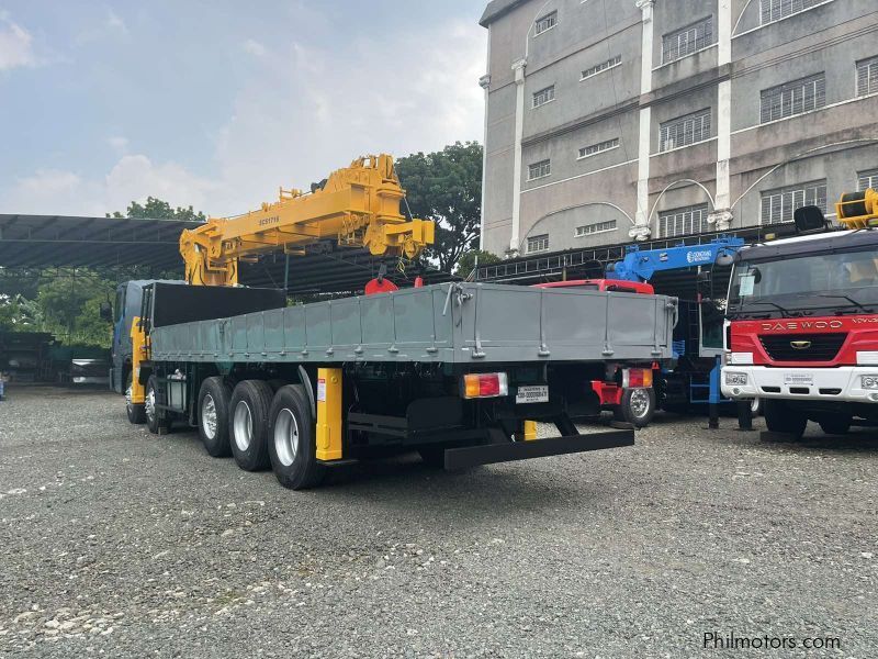 Hyundai BOOM TRUCK/ CARGO CRANE TRUCK in Philippines