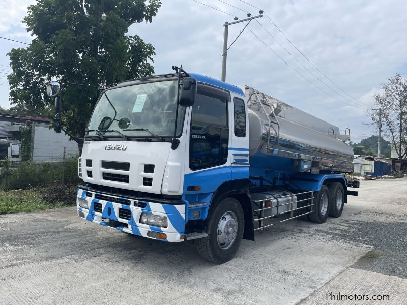 Isuzu 6UZ1 water tanker in Philippines