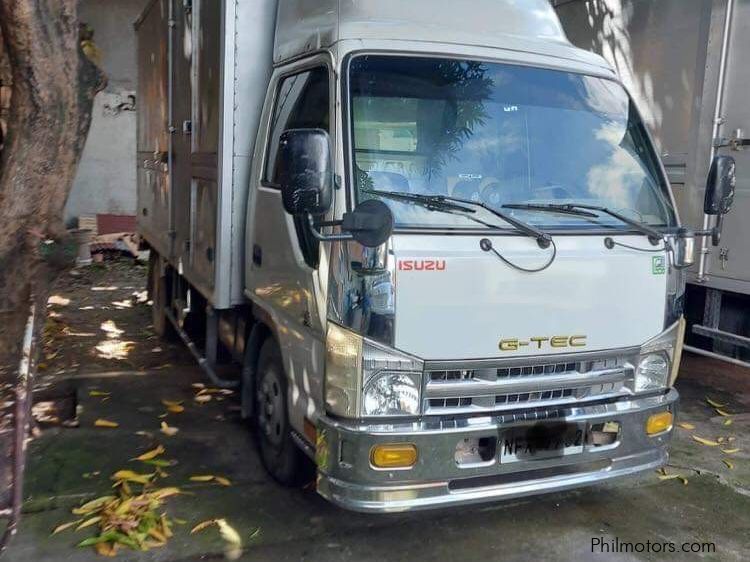 Isuzu ELF  in Philippines