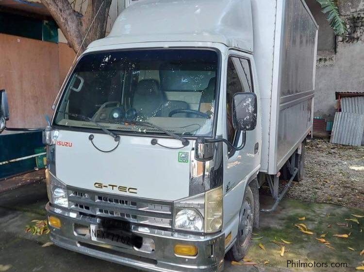 Isuzu ELF  in Philippines