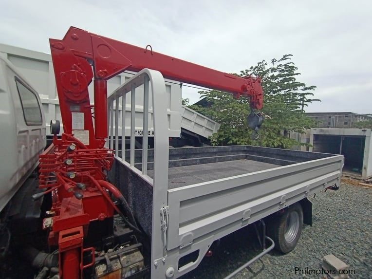 Isuzu ELF GIGA BOOM TRUCK in Philippines