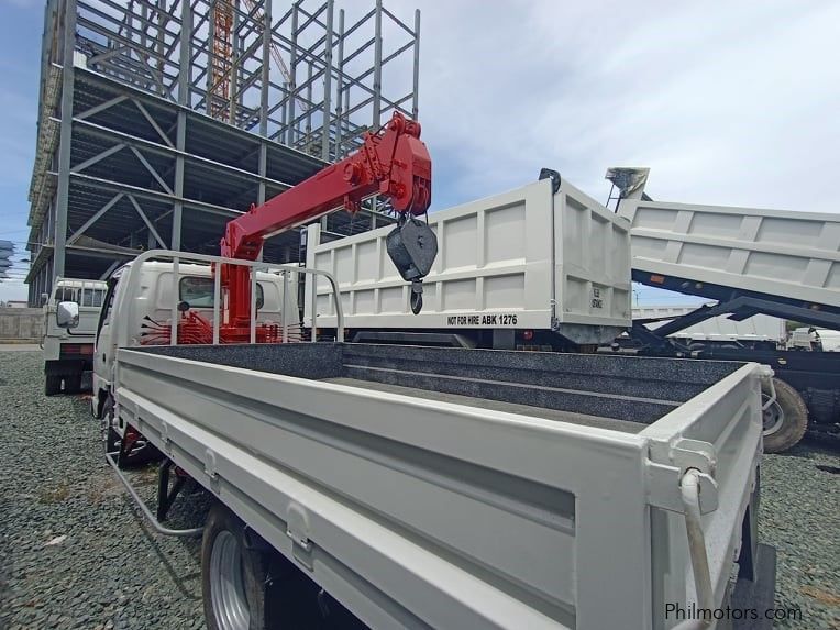 Isuzu ELF GIGA BOOM TRUCK in Philippines