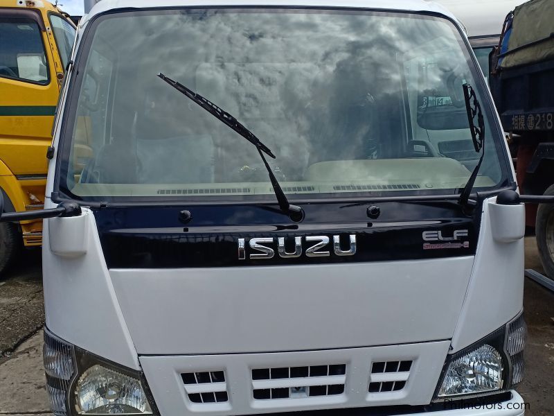 Isuzu ELF NKR 6W CLOSED VAN 4HL1 in Philippines