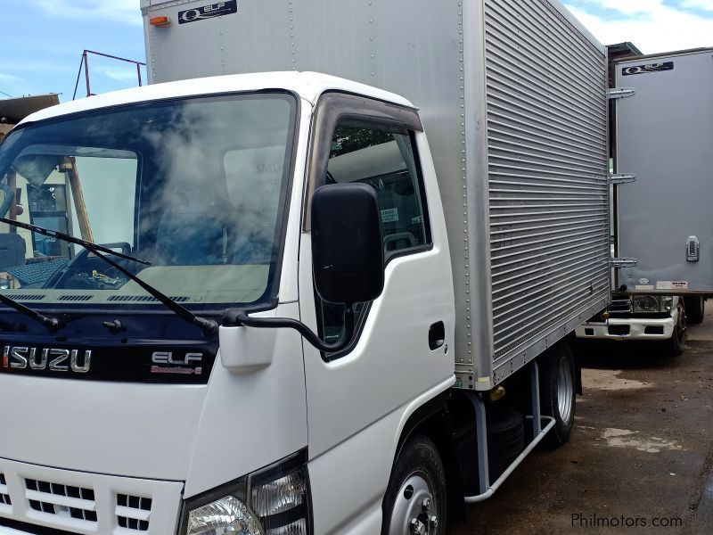 Isuzu ELF NKR 6W CLOSED VAN 4HL1 in Philippines