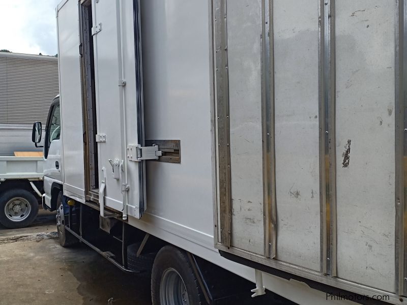 Isuzu ELF NPR 6W FREEZER VAN 4HL1 in Philippines