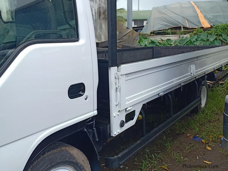 Isuzu ELF NPR DROPSIDE 4HL1 in Philippines