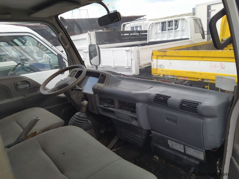 Isuzu Elf Flat Low Dropside (KC type) in Philippines