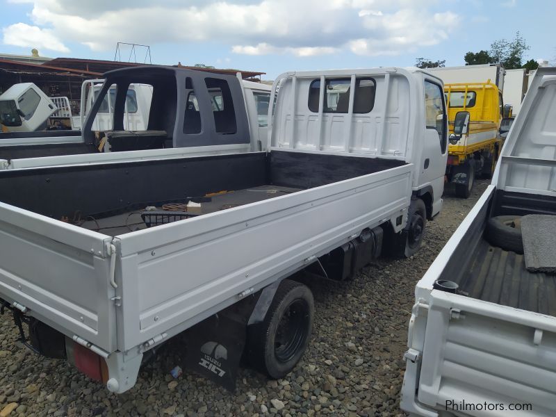 Isuzu Elf Flat Low Dropside (KC type) in Philippines