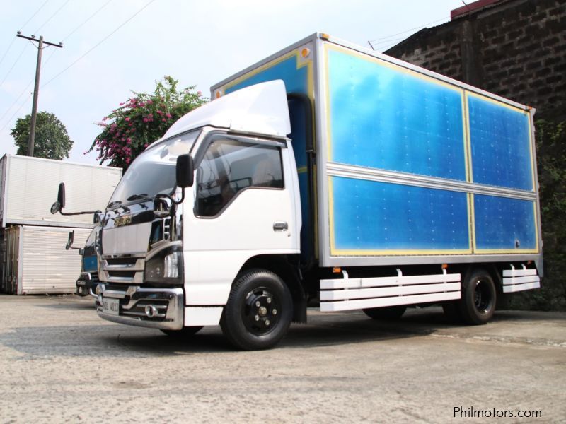 Isuzu NHR Aluminum Closed Van Truck 4x2 in Philippines