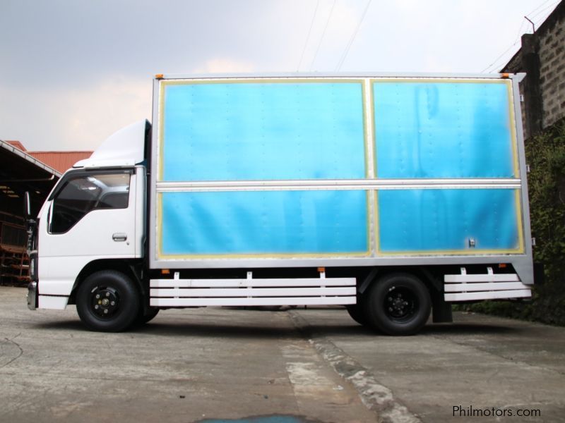 Isuzu NHR Aluminum Closed Van Truck 4x2 in Philippines