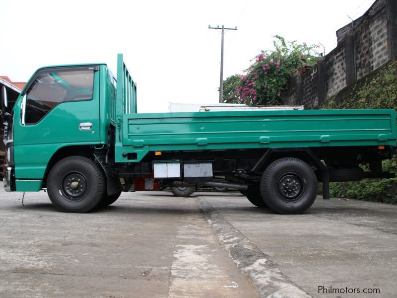 Isuzu NKR 4x2 Dropside Truck in Philippines