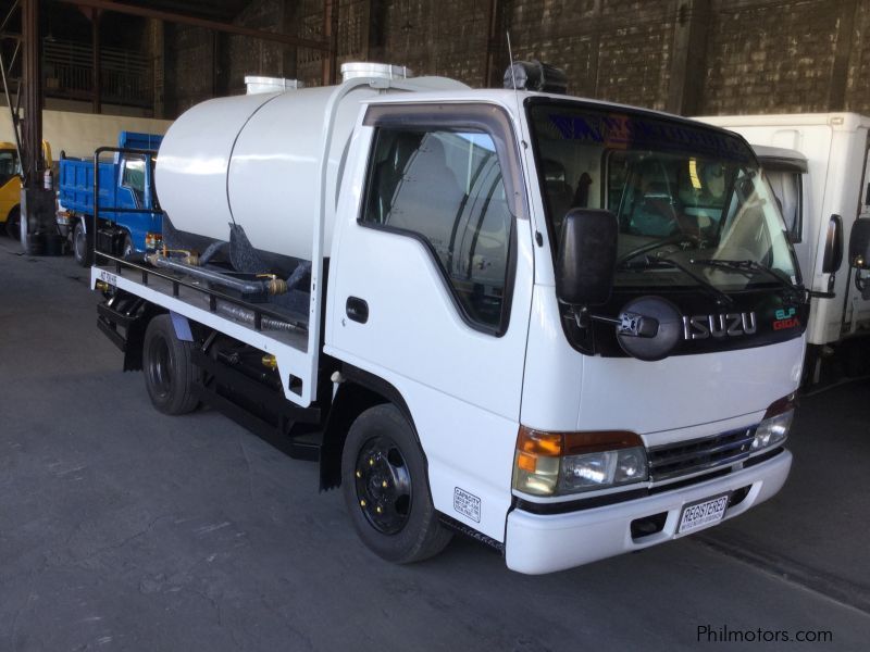 Isuzu Water Tanker Truck in Philippines