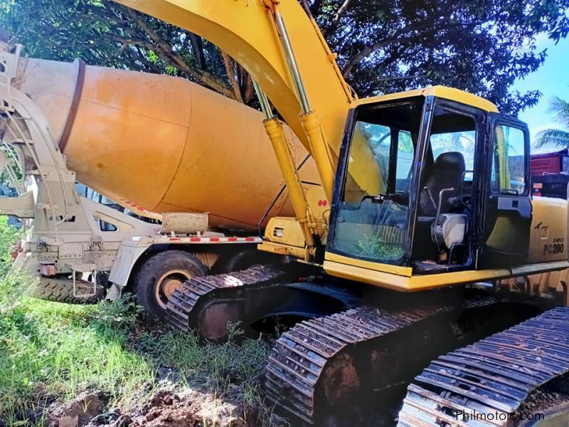 KOMATSU   PC200-6 EXCAVATOR  in Philippines