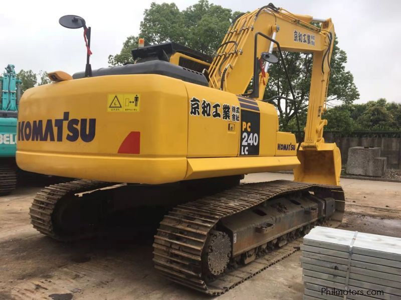 KOMATSU PC240-8 in Philippines