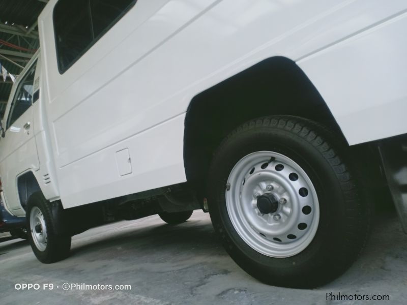 Mitsubishi L300 in Philippines