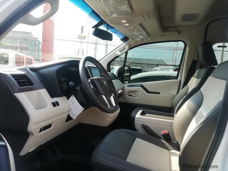 Toyota HIace GL Grandia Tourer in Philippines