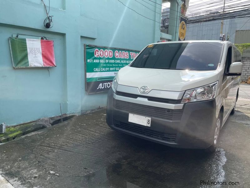 Toyota HiAce Commuter Deluxe in Philippines