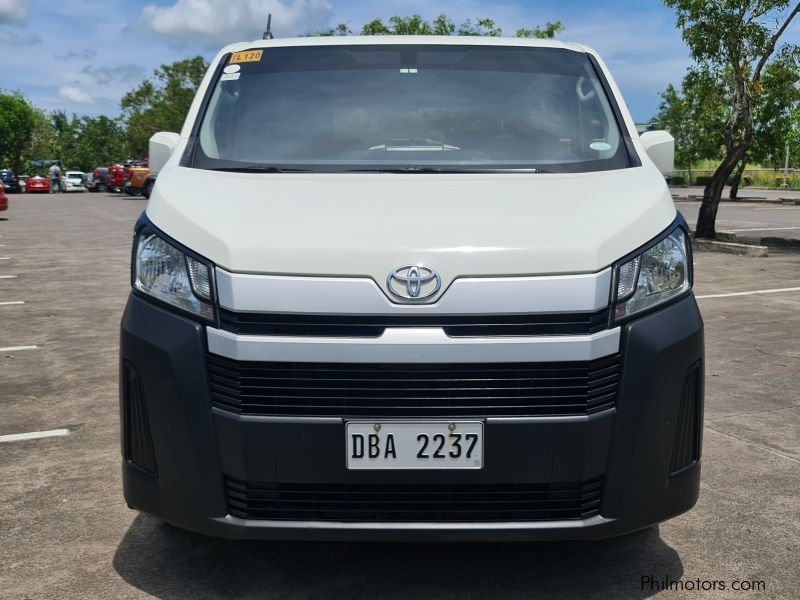 Toyota Hiace Commuter Deluxe in Philippines