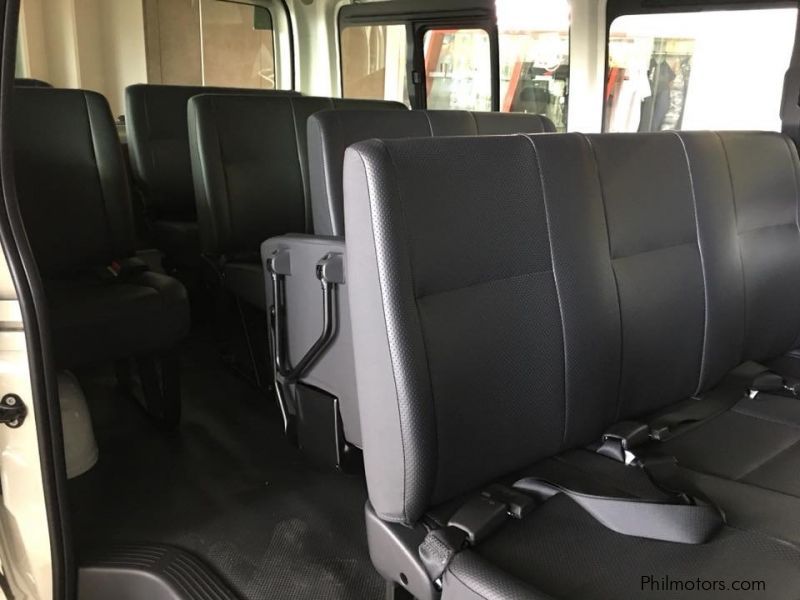 Toyota Hiace Commuter Old Version 3.0L Dsl MT in Philippines