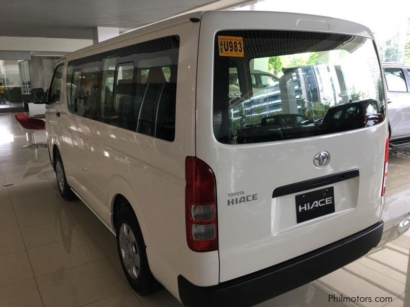 Toyota Hiace Commuter Old Version MT in Philippines