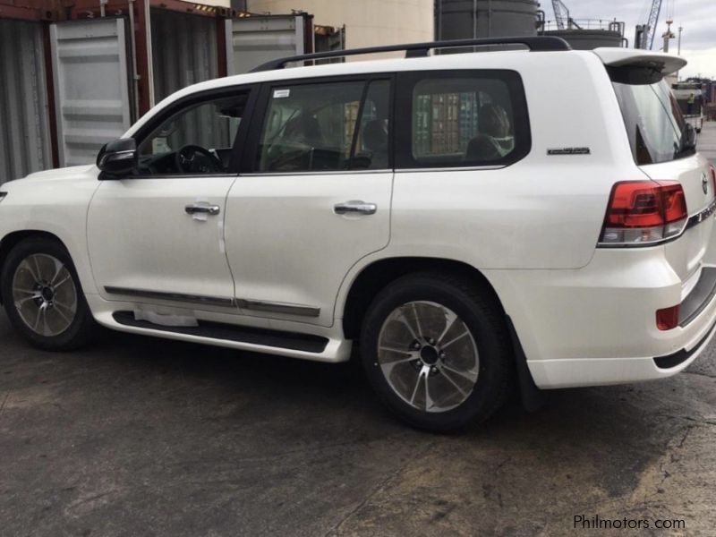 Toyota Land Cruiser in Philippines