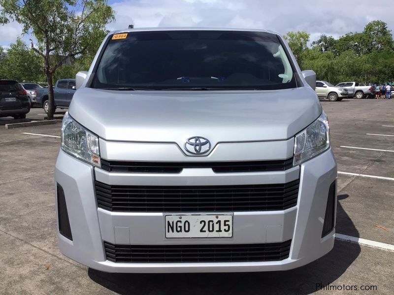 Toyota hiace Commuter Deluxe in Philippines