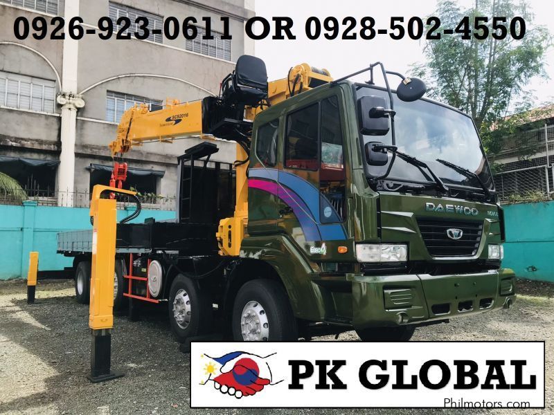 Daewoo BOOM TRUCK/ CARGO CRANE TRUCK in Philippines