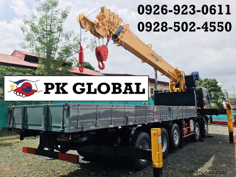 Daewoo BOOM TRUCK/ CARGO CRANE TRUCK in Philippines